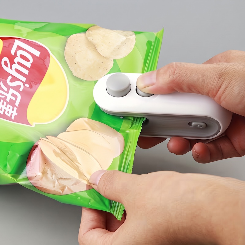USB Sealer Set 2pcs Snack Bag Sealer Set | Hand-Press Magnetic Design, Built-in Lithium Battery, Low Power Consumption, Portable for Home / Picnic / Outing / Travel, 1 Sealer + 1 USB Charging Cable, Quiet & Efficient Sealing, Chip & Cookie Bag Sealing Tool